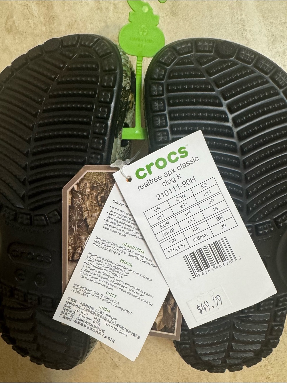 Crocs Kids' Realtree APX Classic Clog - Picture 8 of 9